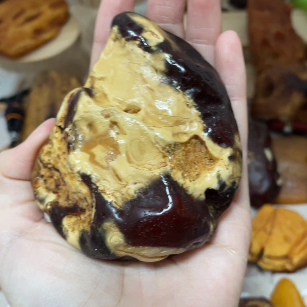 琥珀未镶嵌珠宝奇石