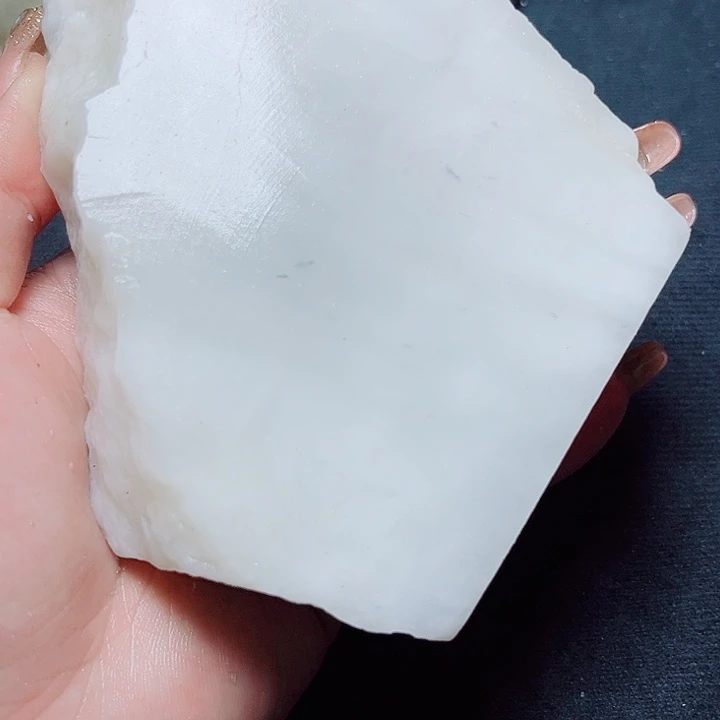 和田玉（糖玉）未镶嵌珠宝奇石