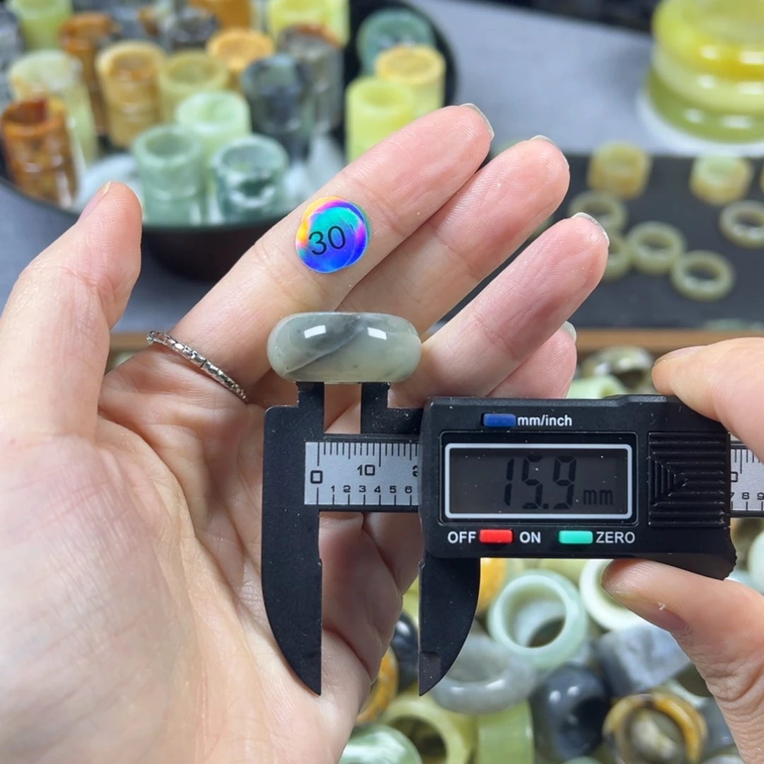 蛇纹石玉未镶嵌戒指