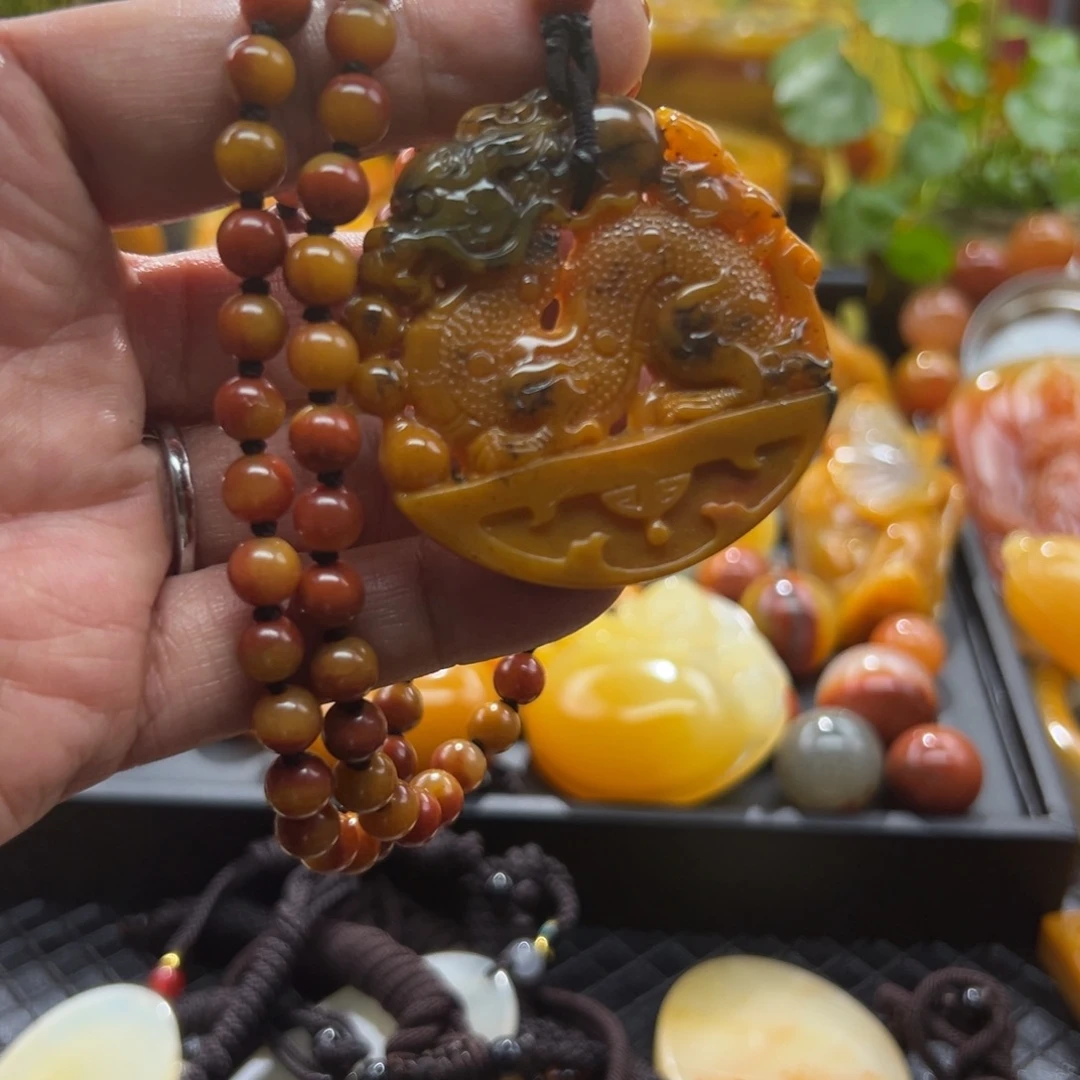 石英质玉未镶嵌颈饰