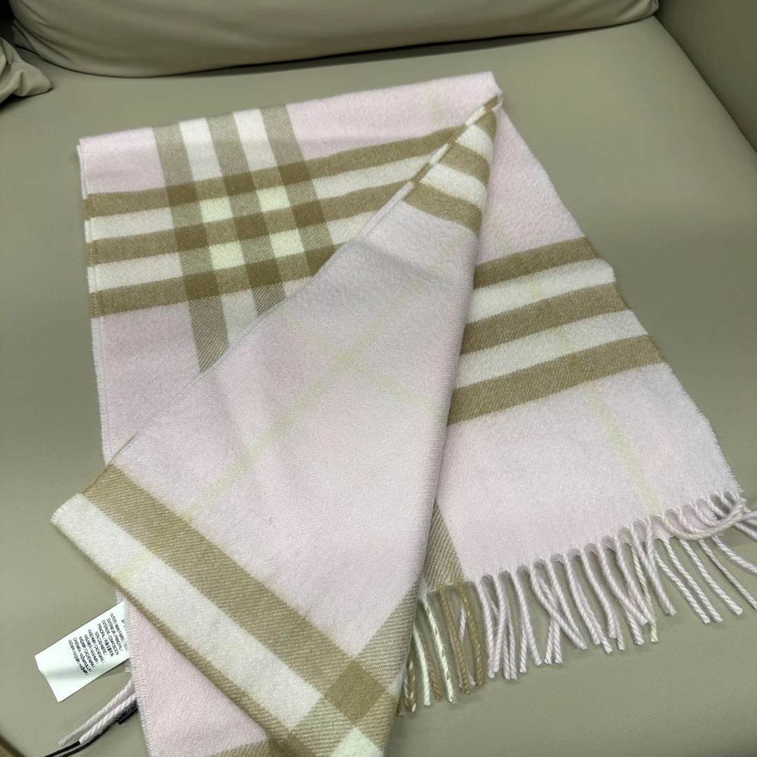 未使用 BURBERRY/博柏利 D076/Burberry博柏利围巾