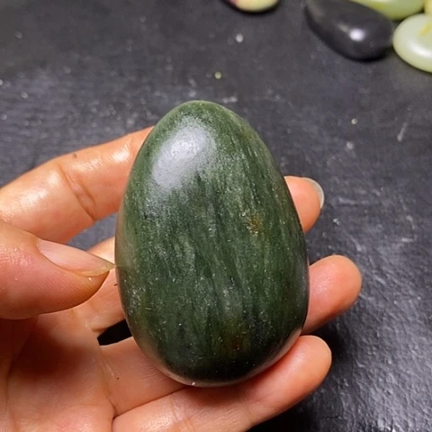 未镶嵌和田玉摆件