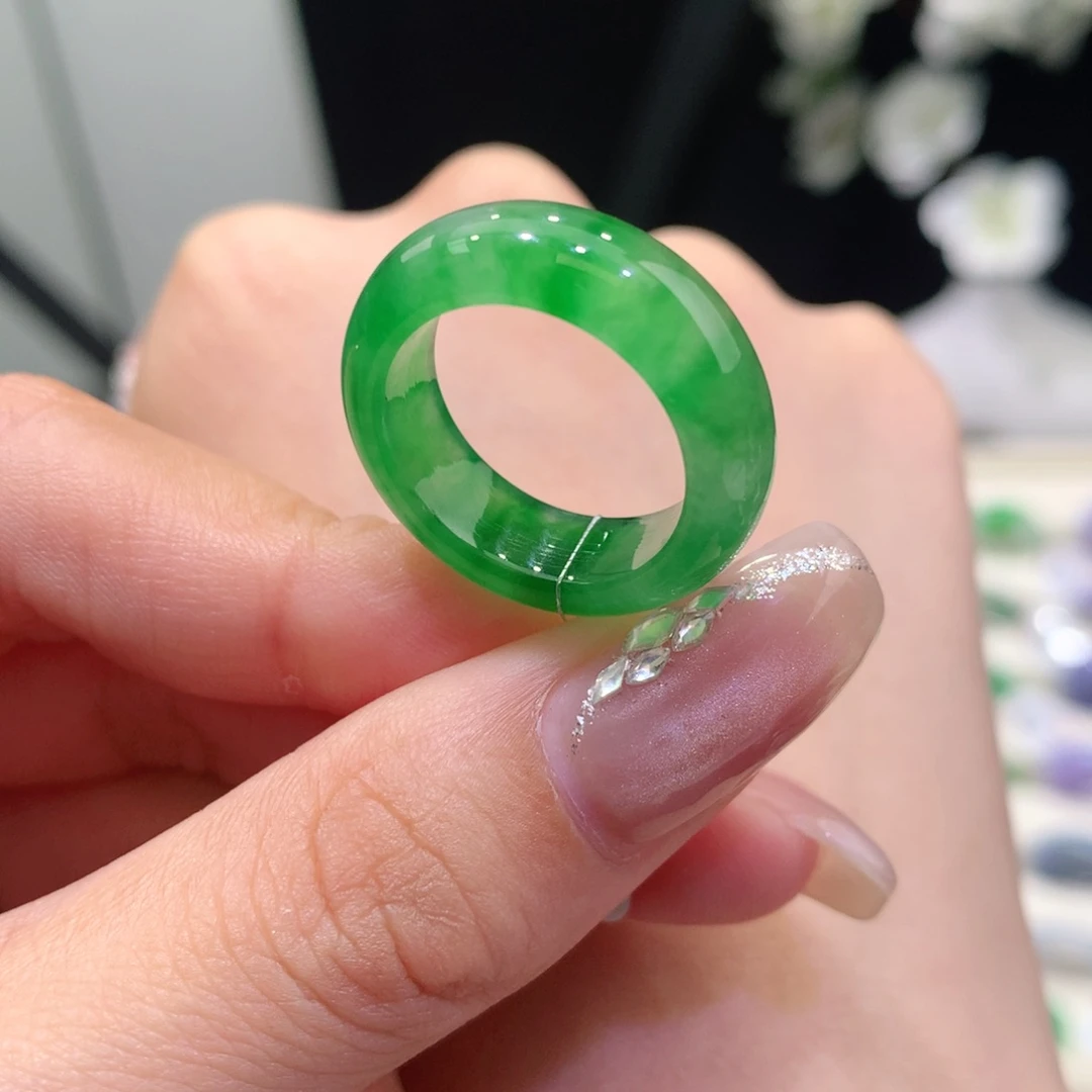 翡翠未镶嵌戒指翡翠