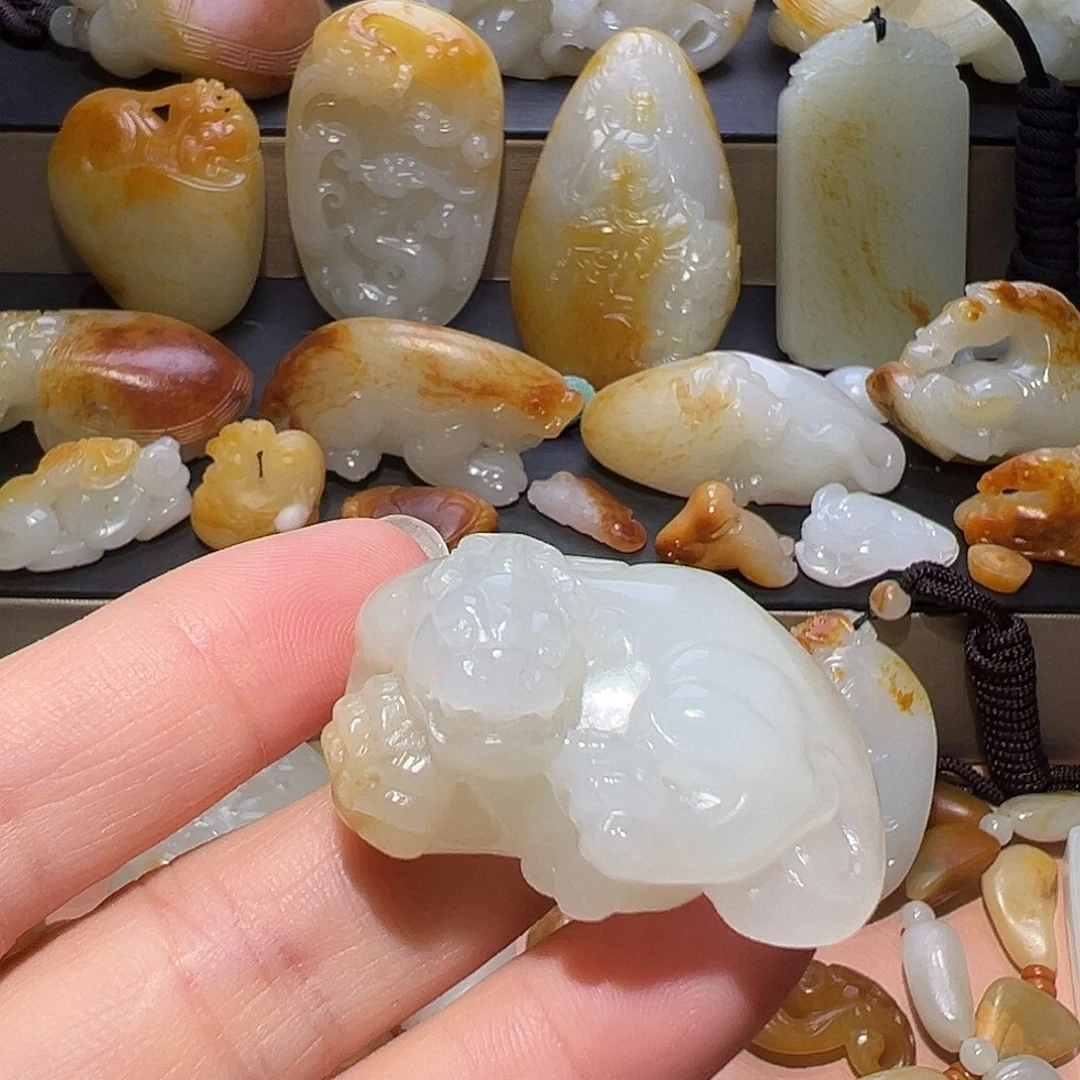 和田玉未镶嵌颈饰