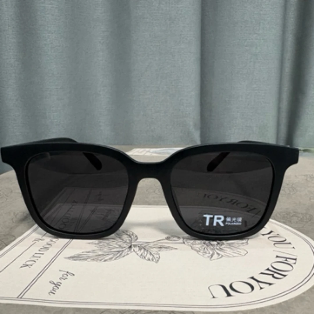 防晒墨镜黑色太阳镜男女百搭时尚出行休闲偏光