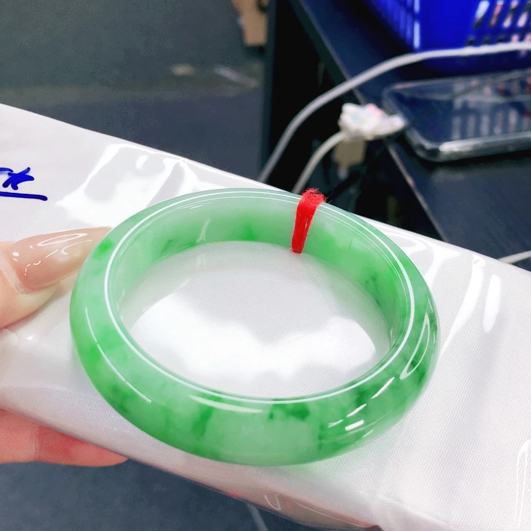 翡翠未镶嵌手镯57