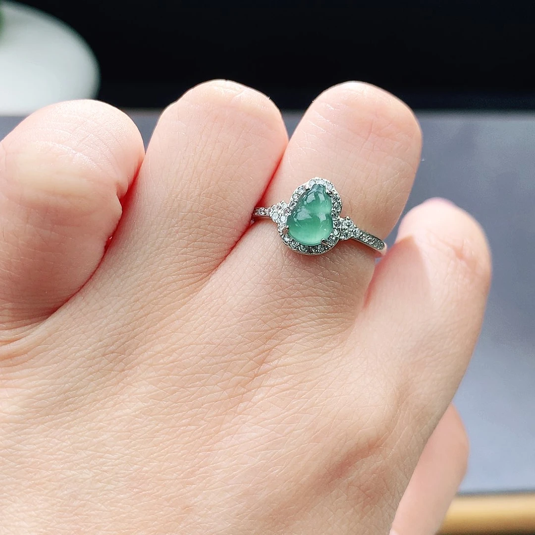 未镶嵌手镯（圆镯）翡翠