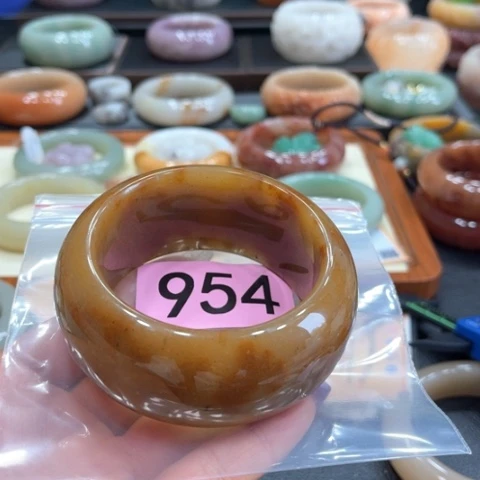 未镶嵌手镯石英质玉