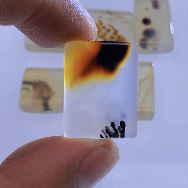 玛瑙/玉髓颈饰未镶嵌庄**蝶