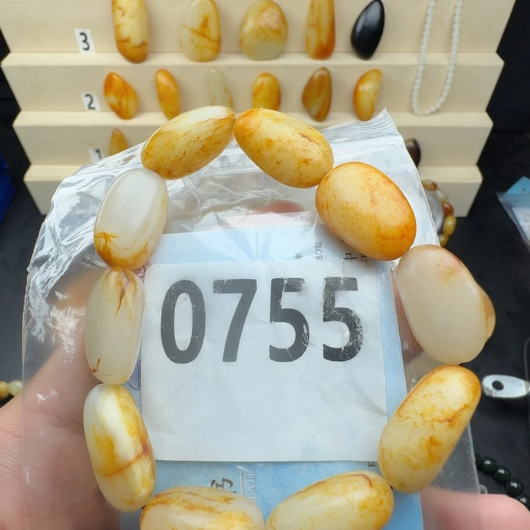 和田玉未镶嵌手串