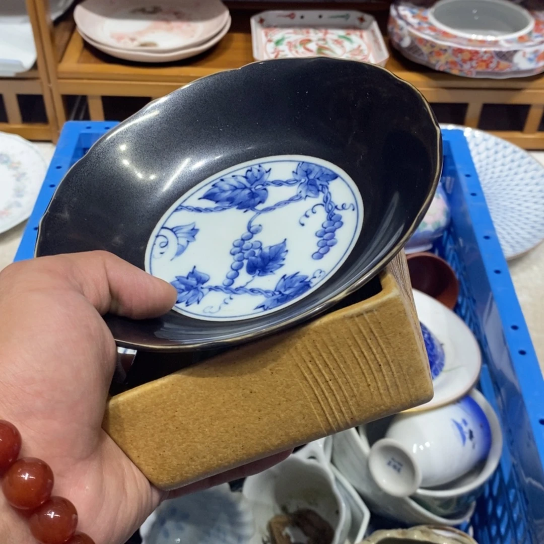 芳***人瓷片一点不觉得有那么一个样