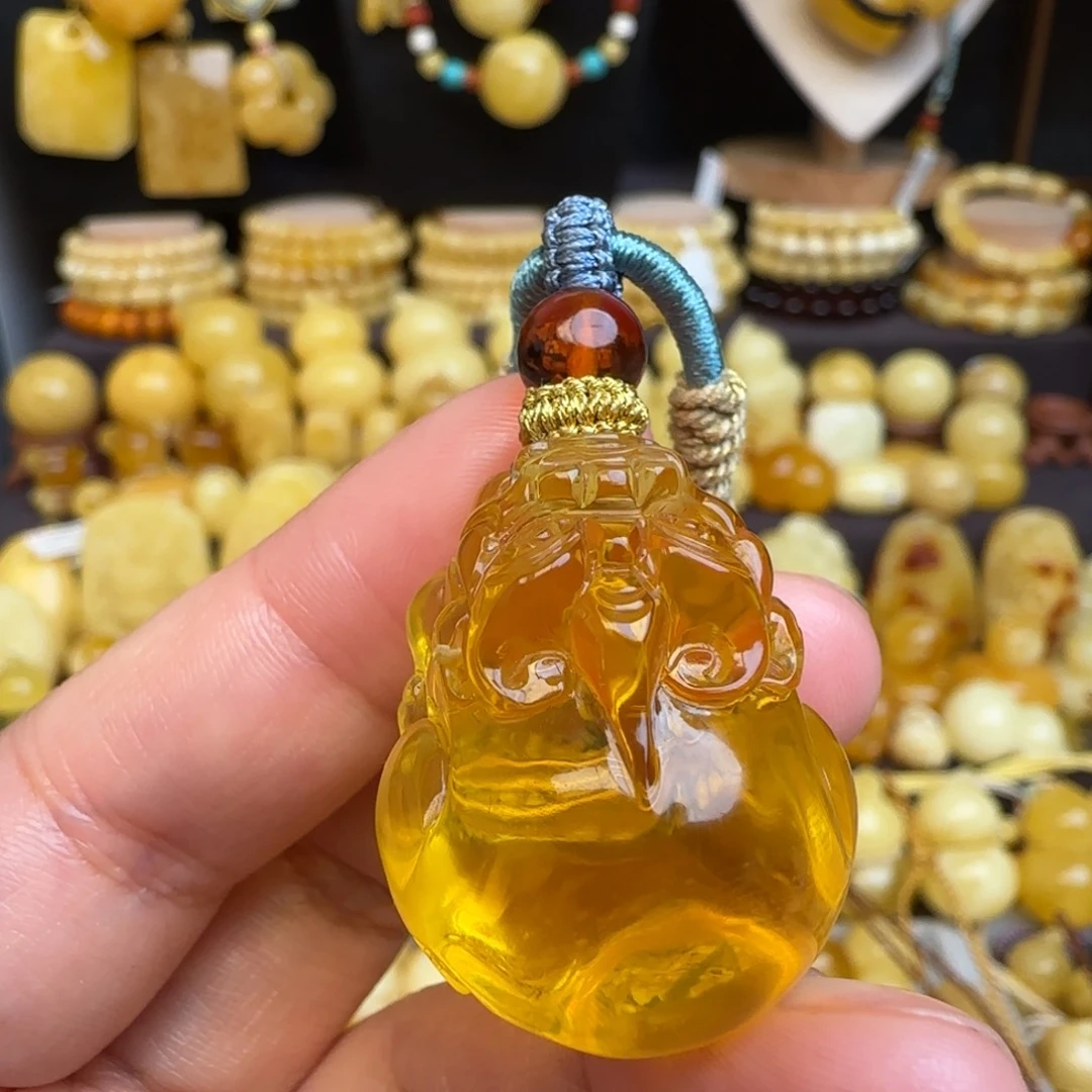 琥珀未镶嵌套链俄料净水金珀貔貅吊坠