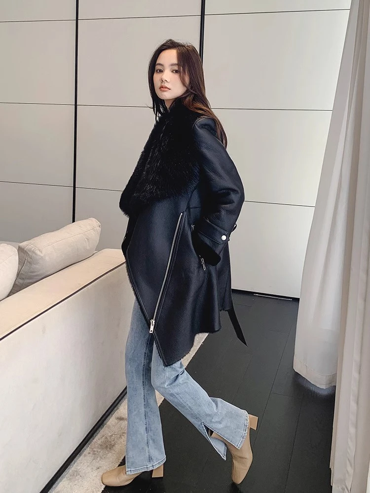 皮毛一体外套女2025冬季新款托斯卡纳毛领韩版羊毛机车中长款大衣