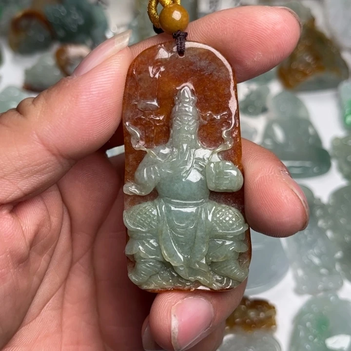 翡翠未镶嵌颈饰关公