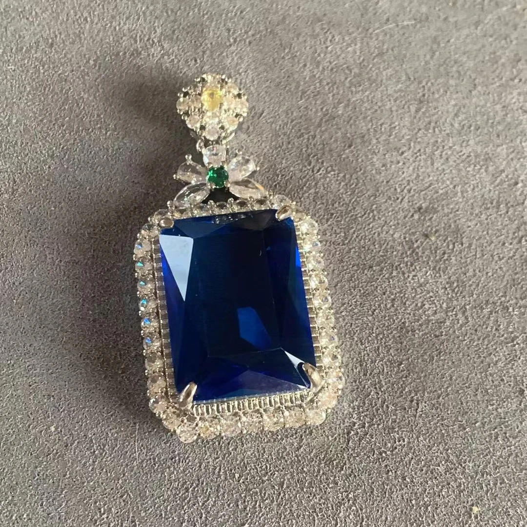 【南非定制】经典高级轻奢大气百搭吊坠 Aj58012