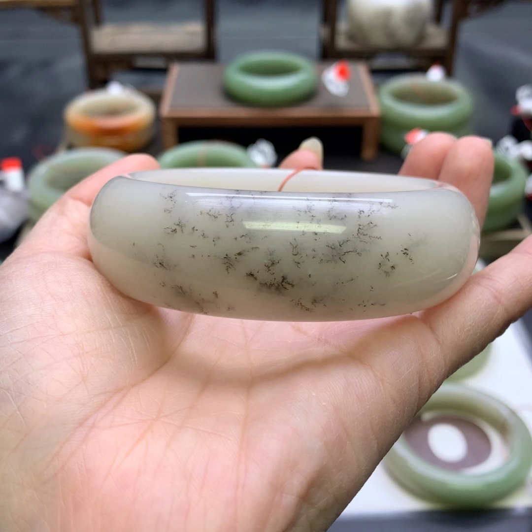 石英质玉未镶嵌手镯