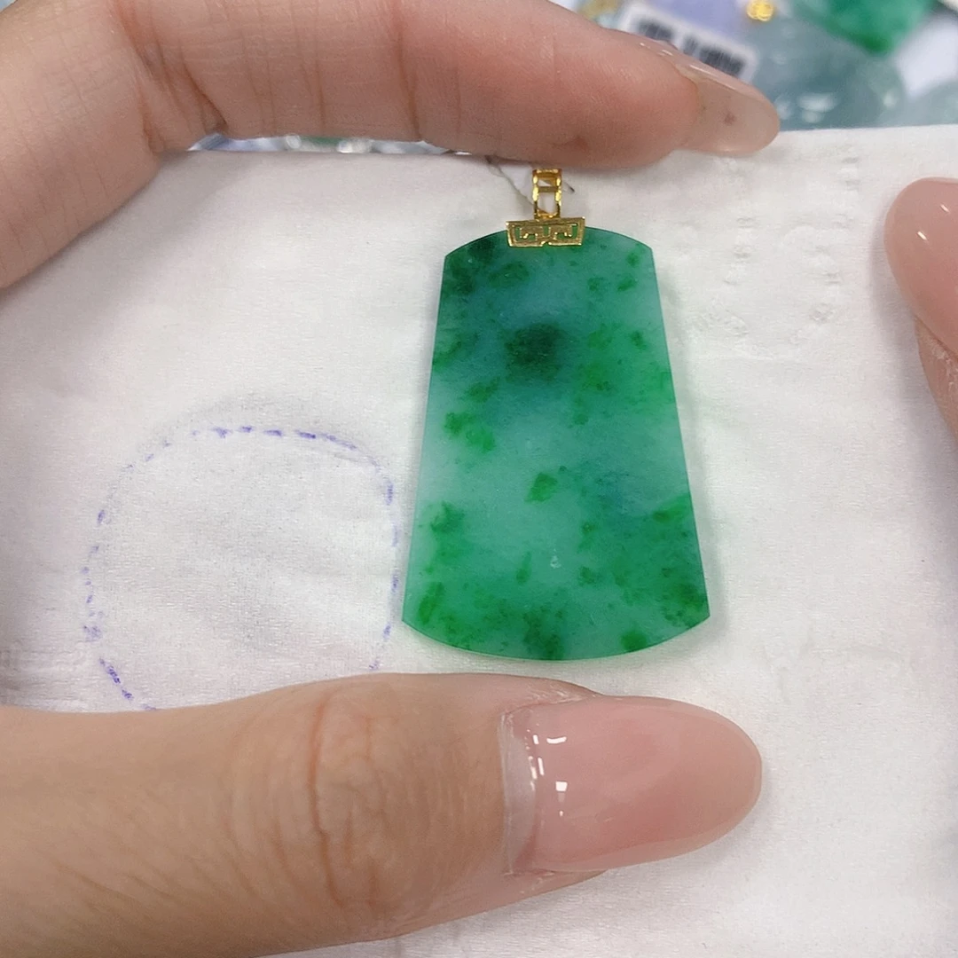 翡翠18K金镶嵌颈饰天然翡翠a货 百元以上9米证书费自理