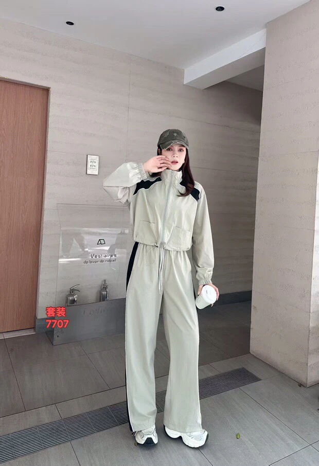 7707意凡两件套女春秋时尚休闲设计感套装