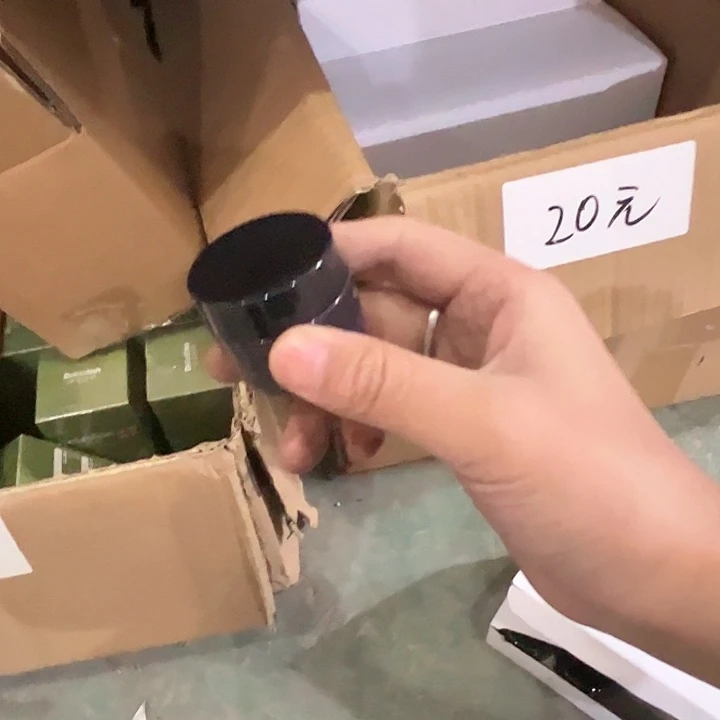 玉兰家擦擦脸。