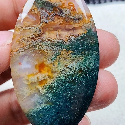 玛瑙/玉髓颈饰未镶嵌W***动