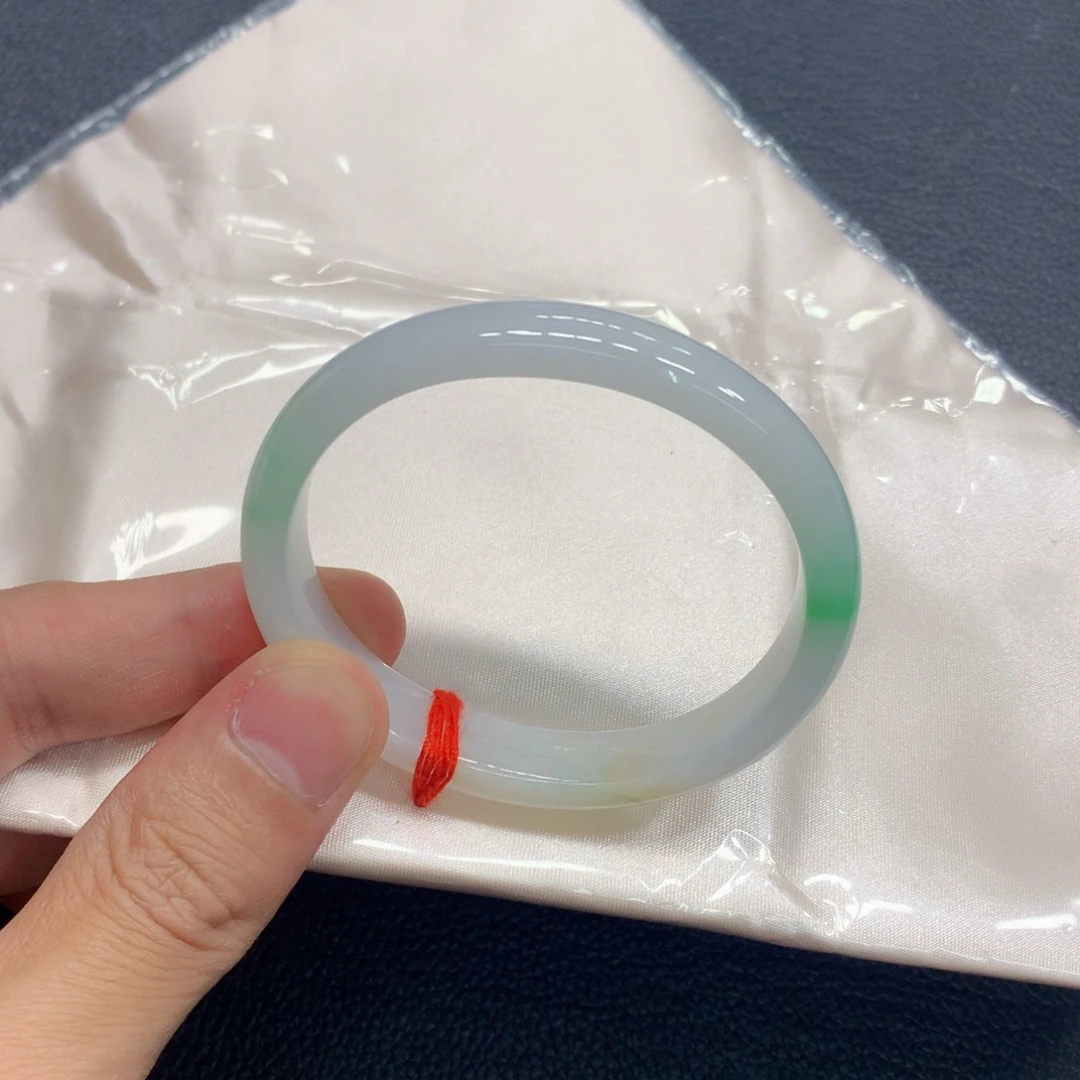 翡翠手镯（贵妃镯）未镶嵌翡翠