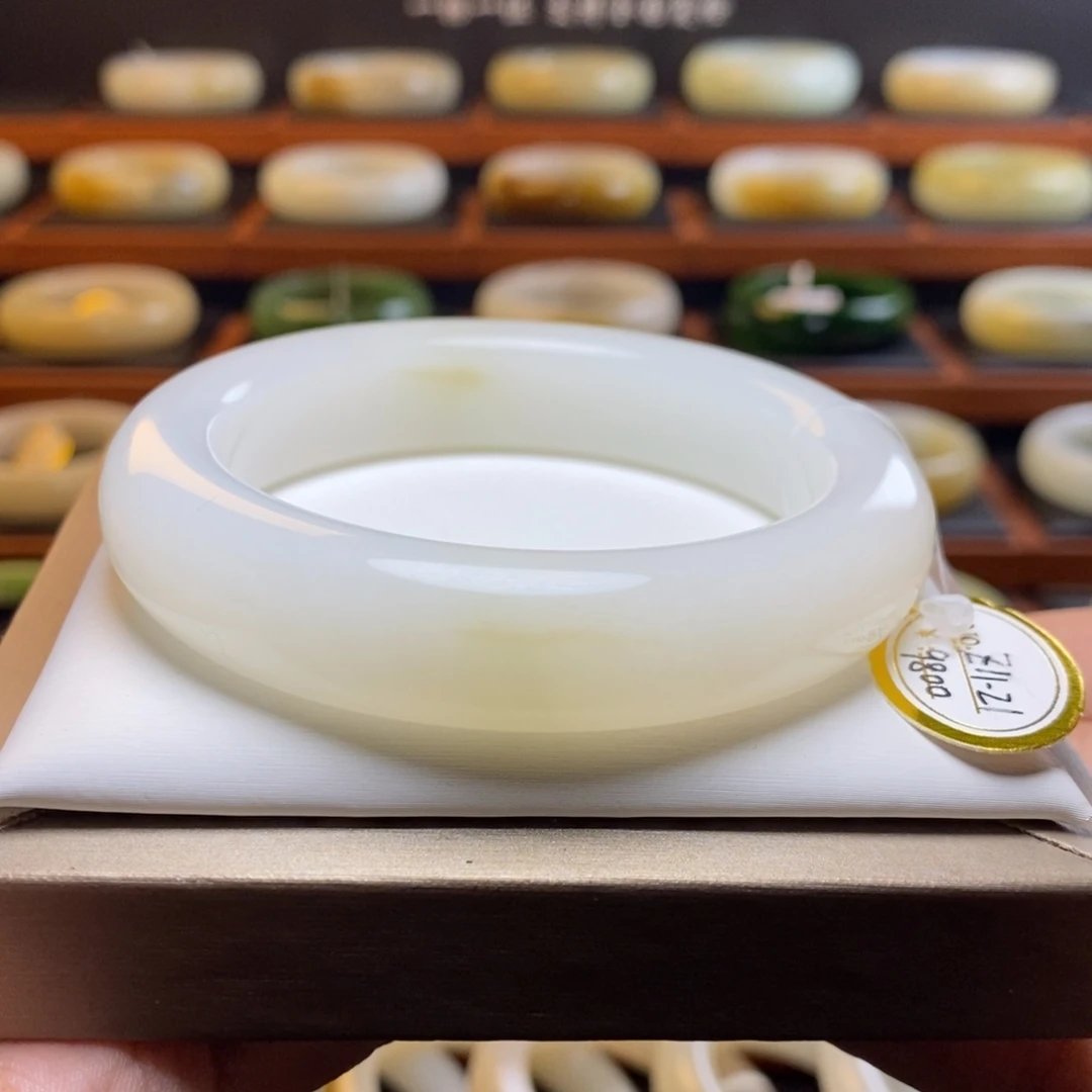 和田玉未镶嵌手镯58.5圈