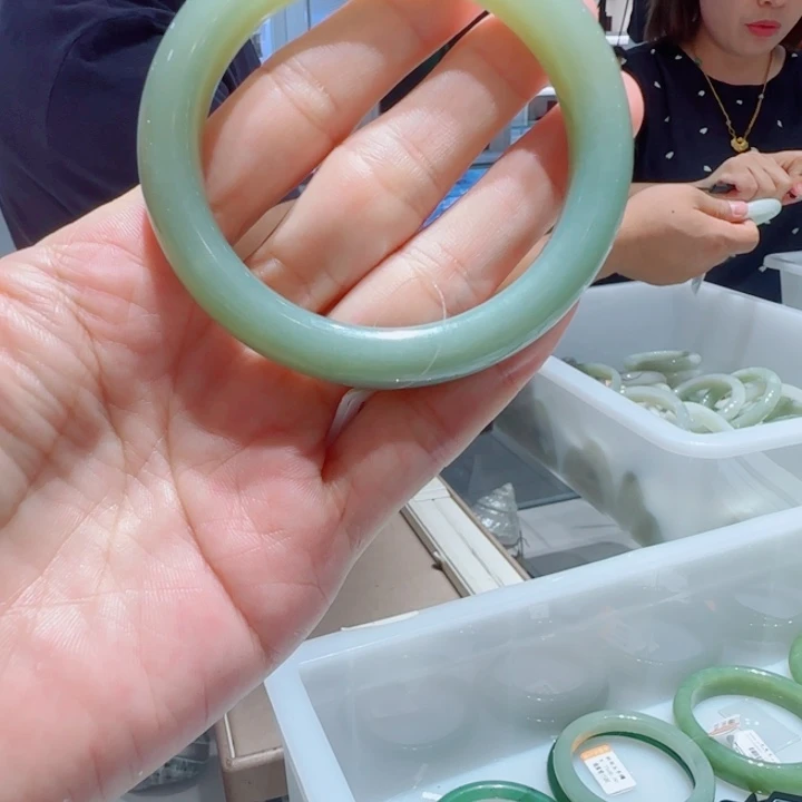 未镶嵌手镯和田玉71
