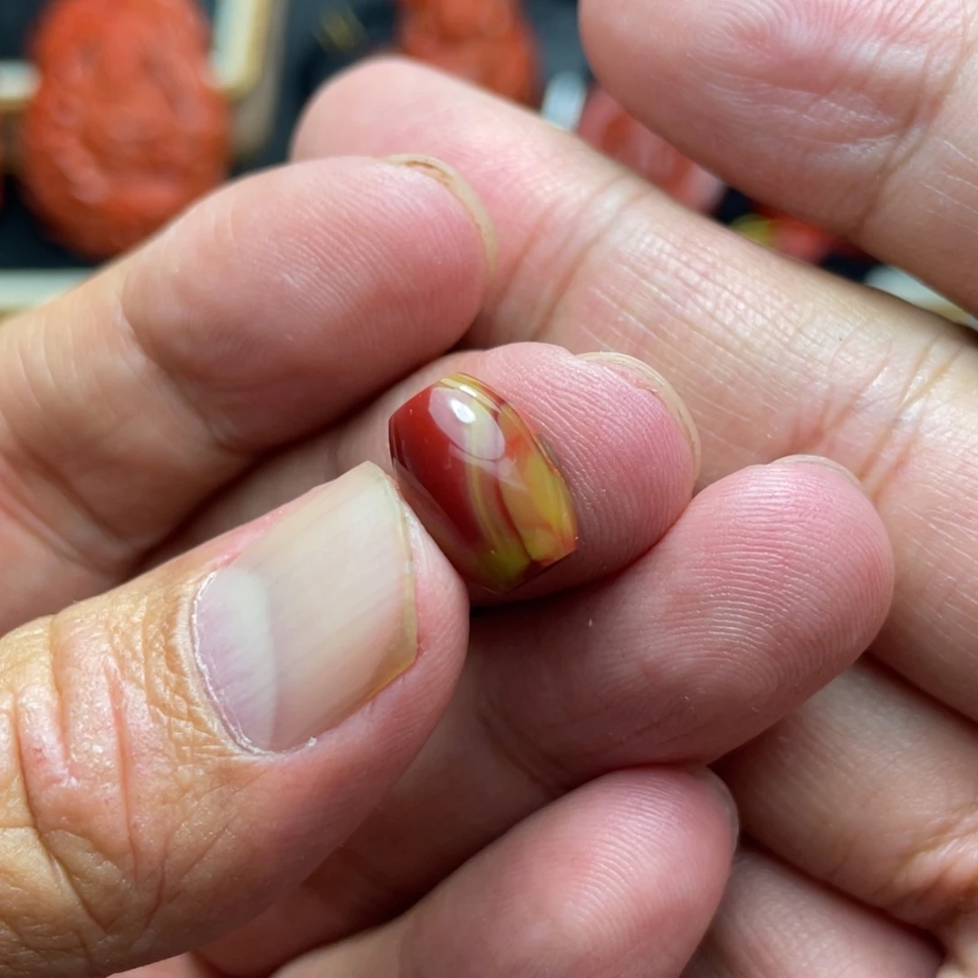 南红玛瑙未镶嵌颈饰