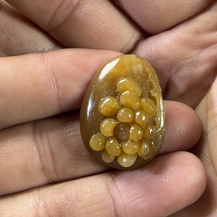 小***爱和田玉未镶嵌颈饰