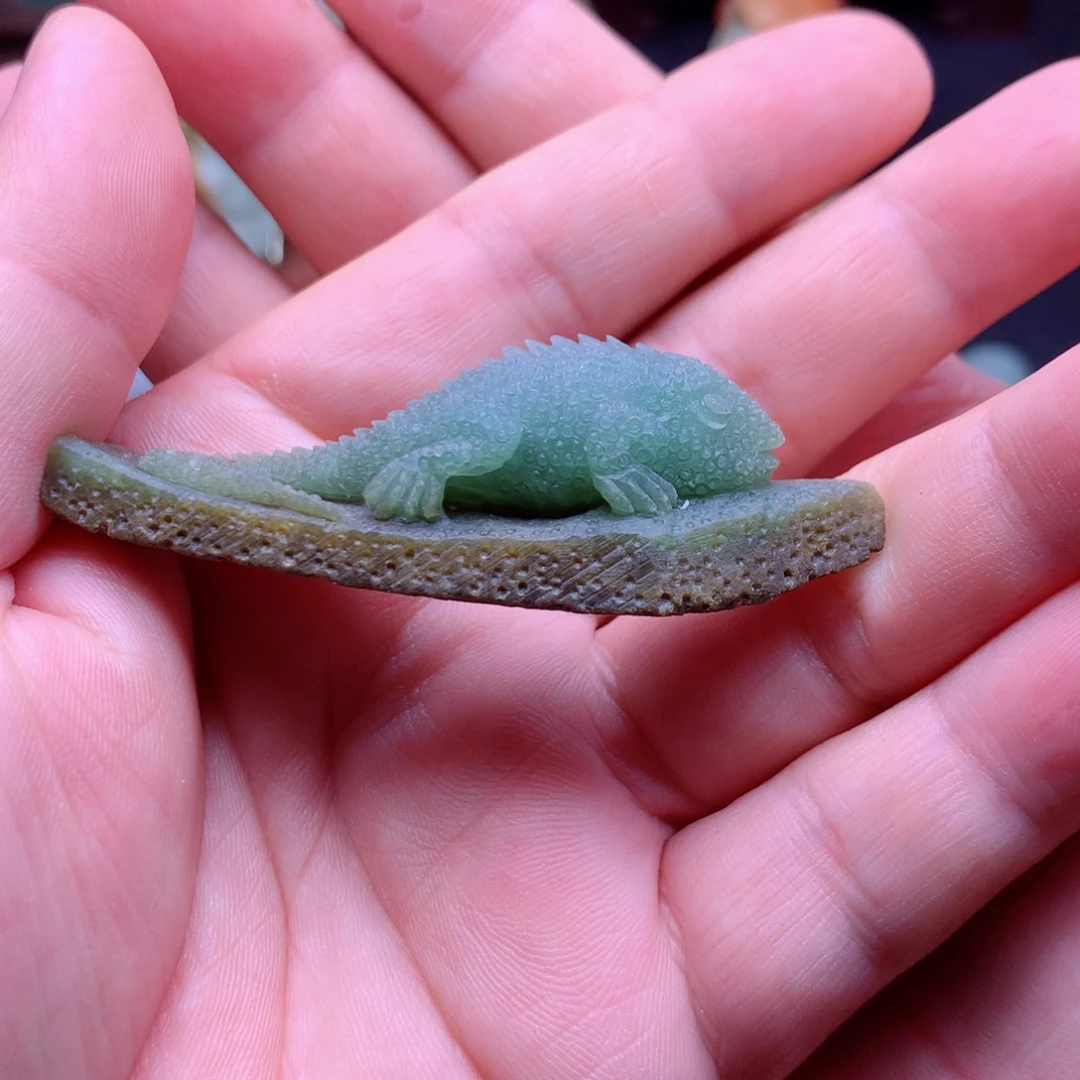 定制翡翠未镶嵌蜥蜴
