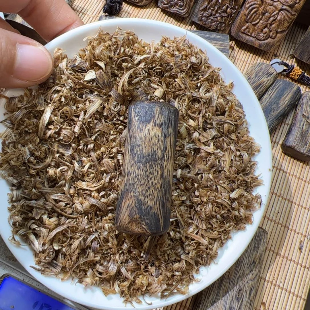 沉香碎屑沉香绿棋素牌10.7克