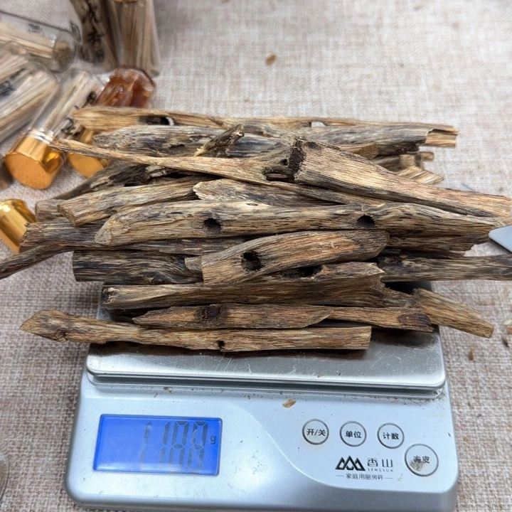 b***弟沉香沉香碎屑块料118g
