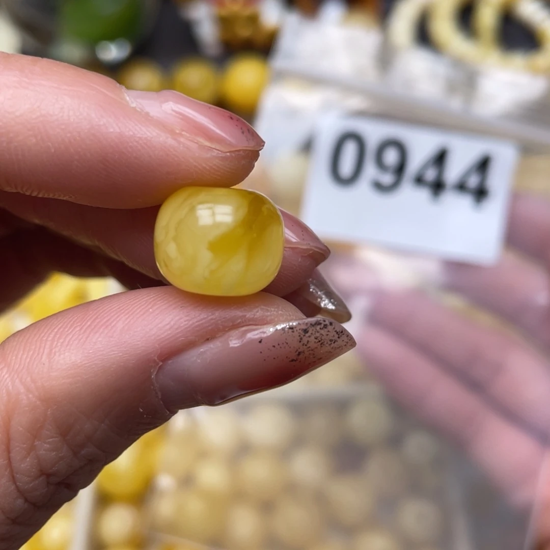 蜜蜡珠宝奇石未镶嵌划痕12.6