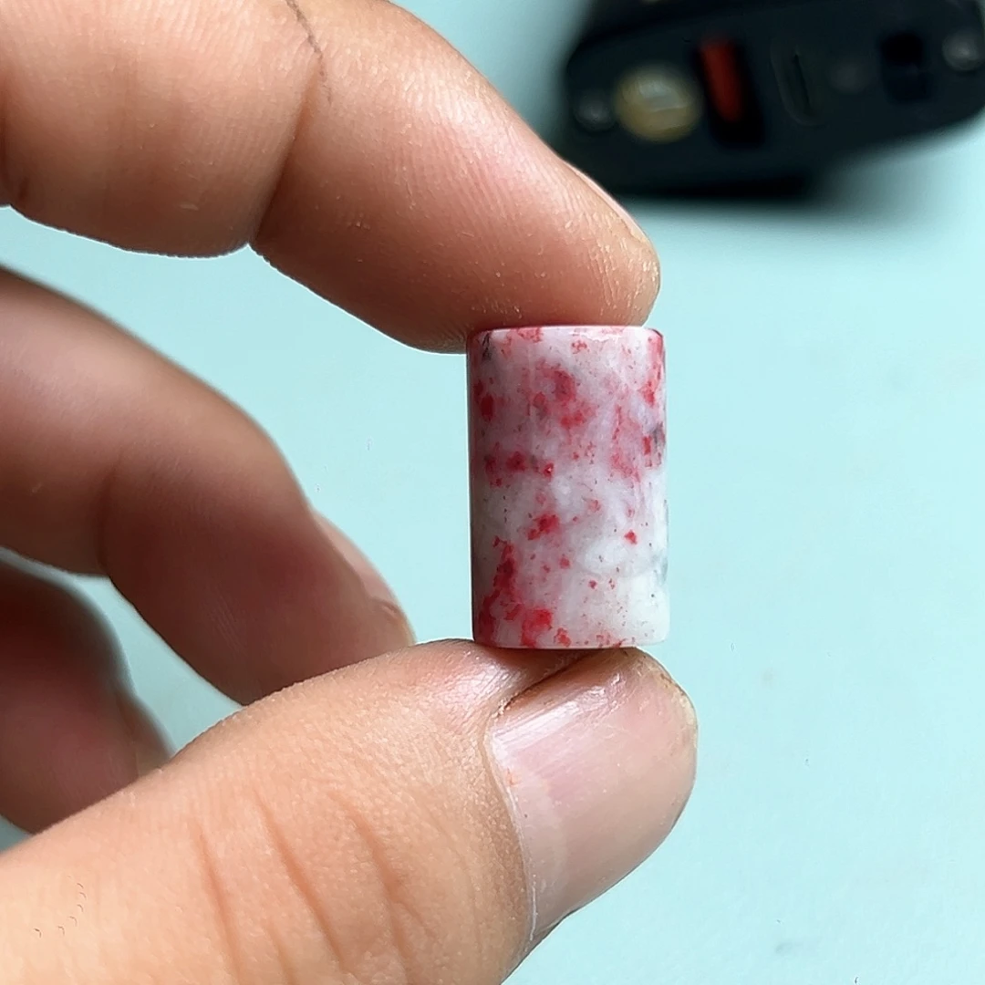 天然朱砂辰石吊坠