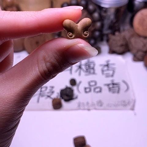 檀香木吊坠檀香立体小蝴蝶