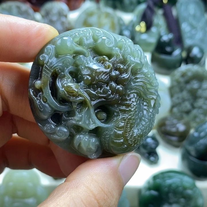 和田玉未镶嵌颈饰