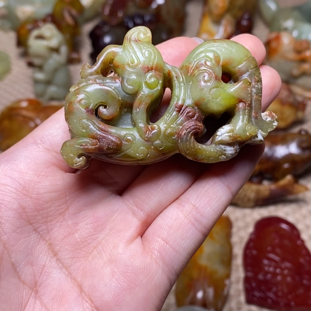 蛇纹石玉未镶嵌颈饰