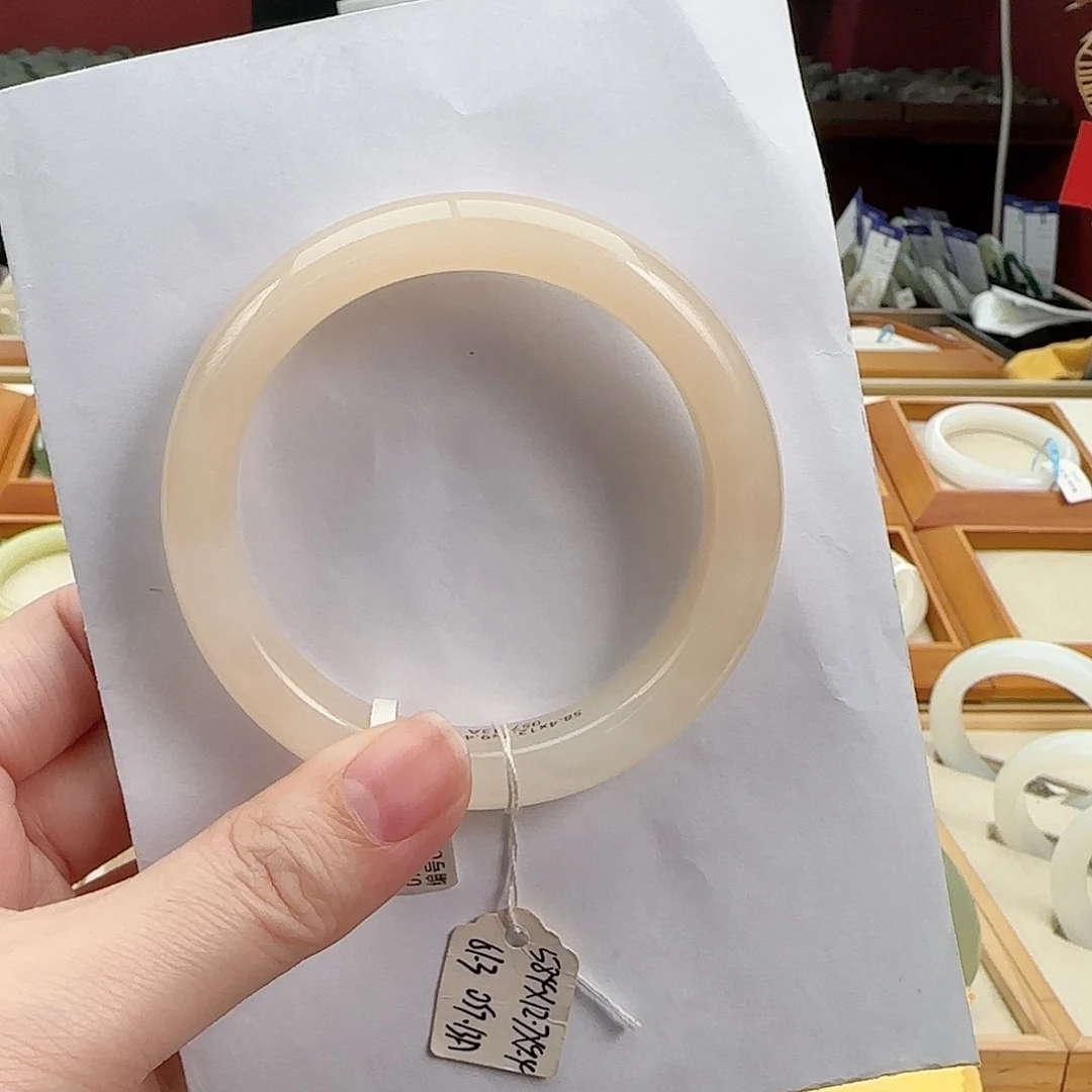 和田玉未镶嵌手镯58超级捡漏桃花粉