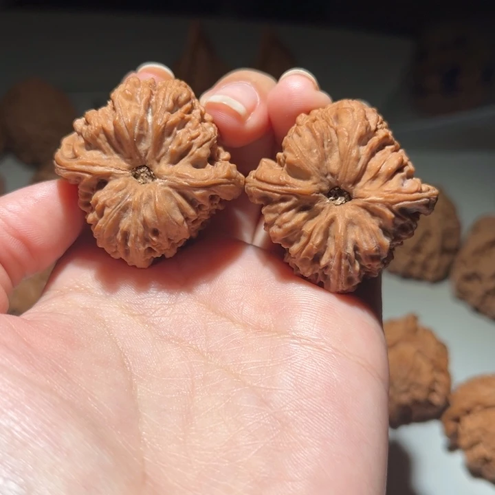 文玩核桃吊坠南疆石