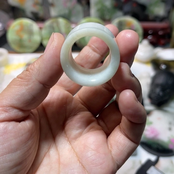 独山玉未镶嵌颈饰