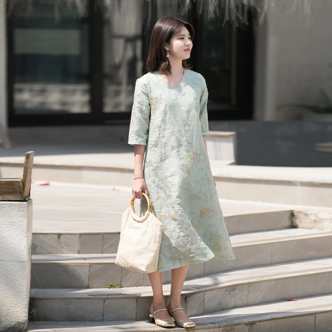 十五家25夏季新款高端苎麻v领国风刺绣重工绣花A字裙显瘦连衣裙女