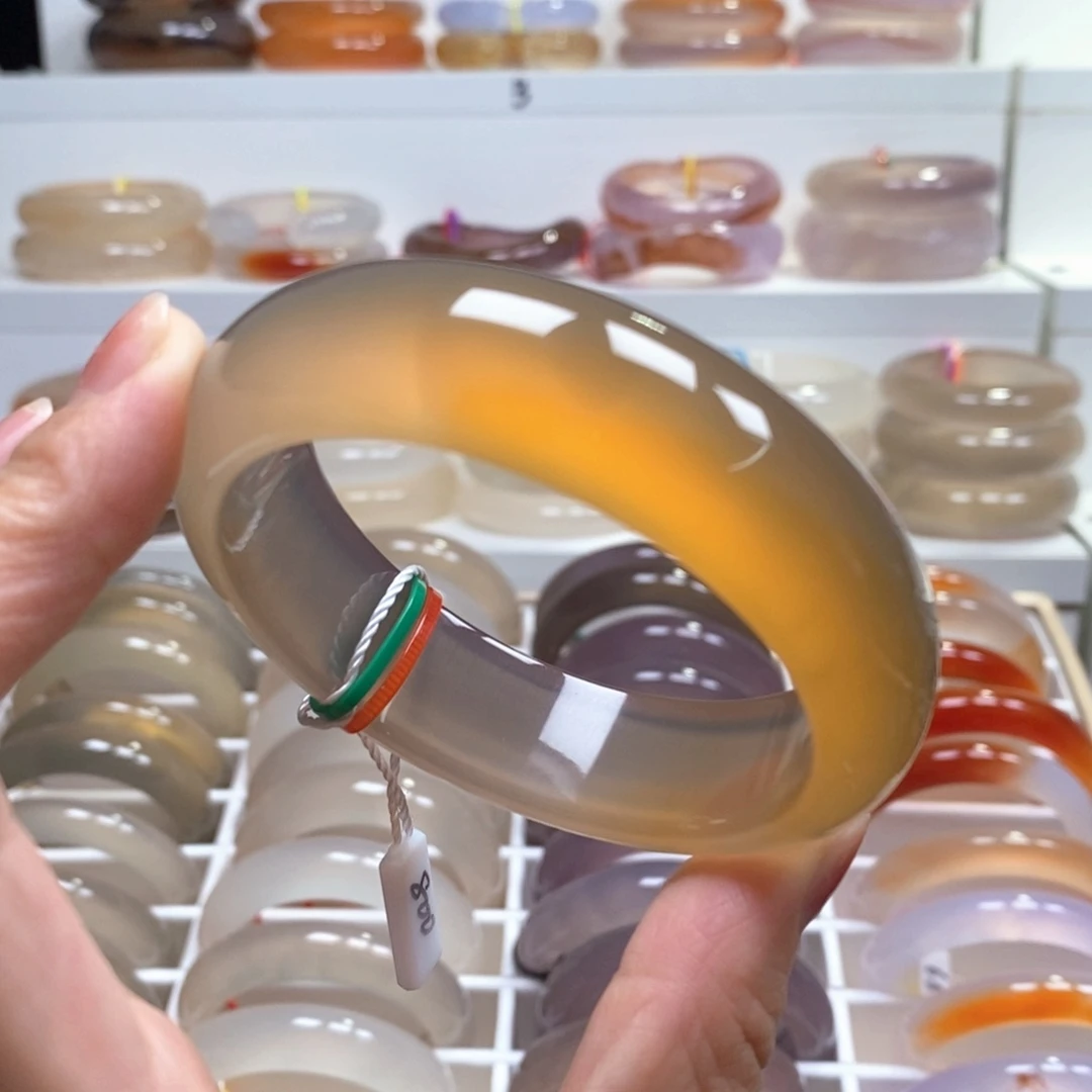 玛瑙/玉髓手镯未镶嵌