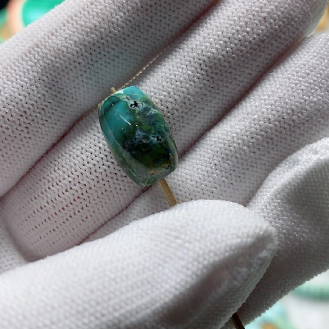 绿松石颈饰未镶嵌