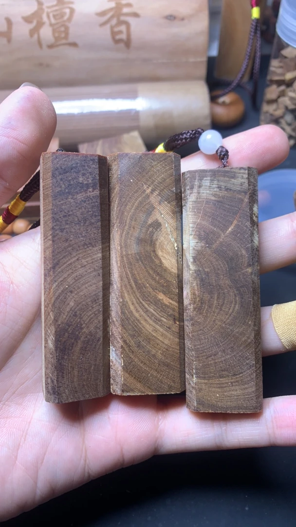 迈索尔老山檀香药香韵小号手把件