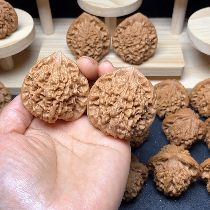 文玩核桃吊坠46官帽