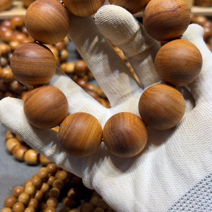 羽***z柏木（崖柏）2.5规格纯天然毛珠