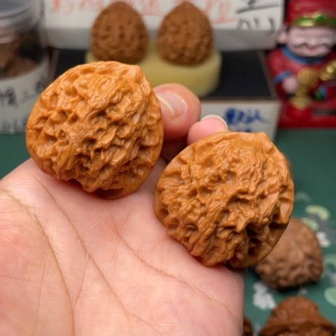 【闪购商品】文玩核桃把件38全品梨木台