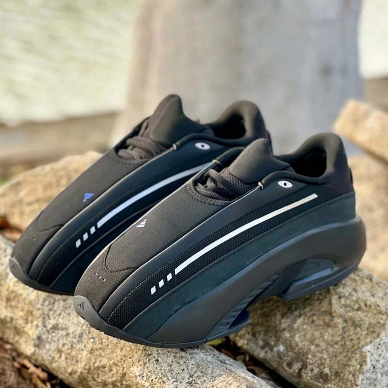 Adidas MAD IIINFINITY 黑色 低帮复古面包篮球鞋 IG7941