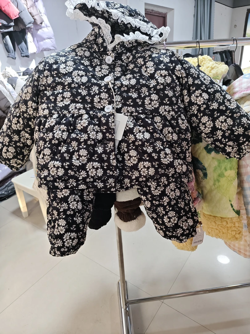 戴帽儿童网红爆款抖音套装女童时尚印花冬季碎花小童宝宝花色