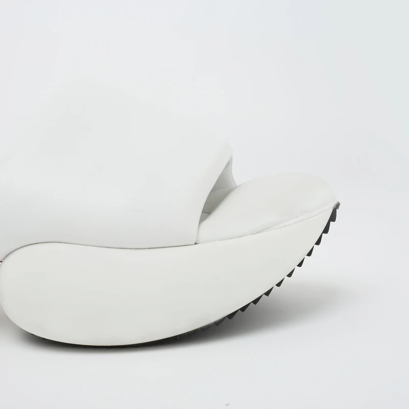 ZHUCHONGYUN2023春新款简约设计感白色厚底凉鞋C2DE14114